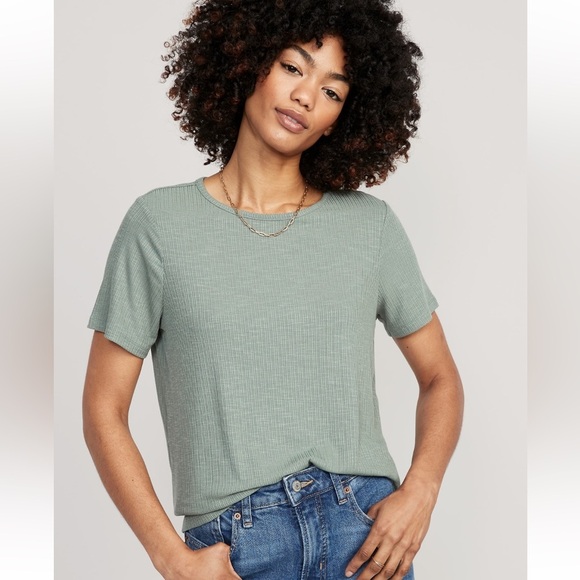 Old Navy Tops - NWT Light Green Loose Fitting Tee